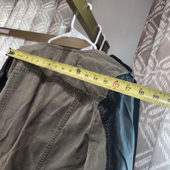 Jacket - Picture 7 of 8